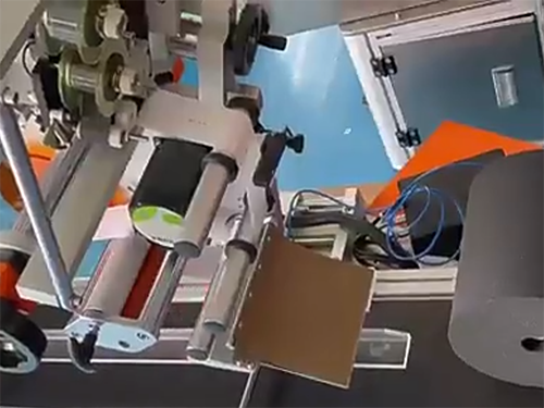 火腿肠贴标机